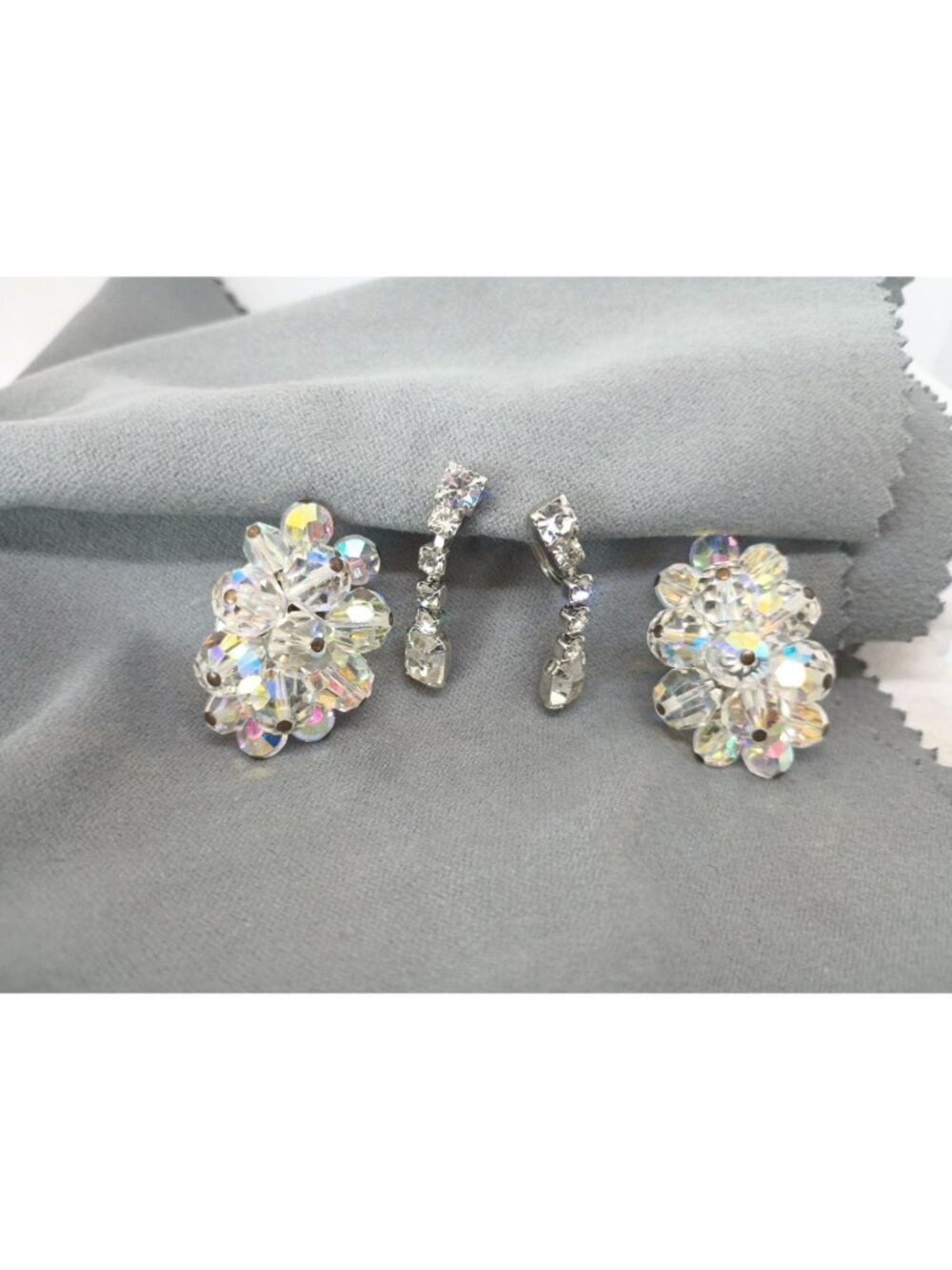 Vintage Crystal Aurora Borealis & Rhinestone Screw Back Clip-On Cluster Earrings - Picture 3 of 8